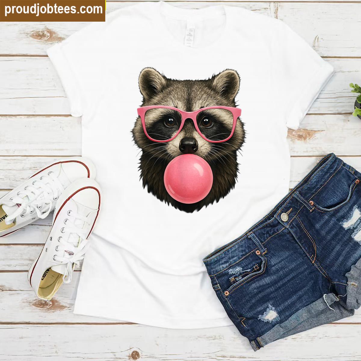 Cool Raccoon Face Eating Gum And Makes A Bubble Cute Raccoon Shirt